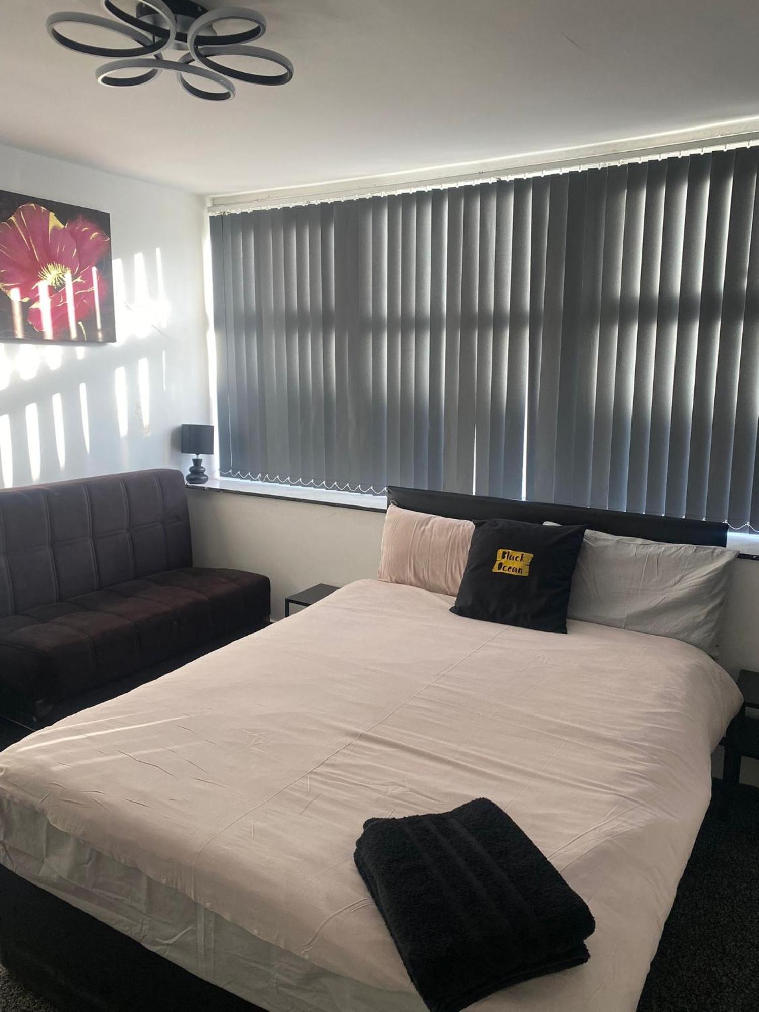 Black Ocean Holiday Apartments, Blackpool